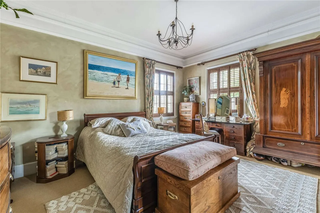 Sandpit Hall Road, Chobham, GU24, photo 11