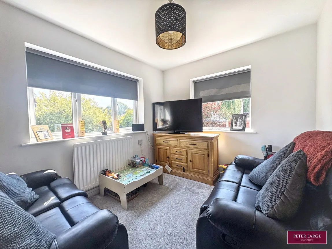 Weaver Avenue, Rhyl, Denbighshire, LL18 4HN, photo 6