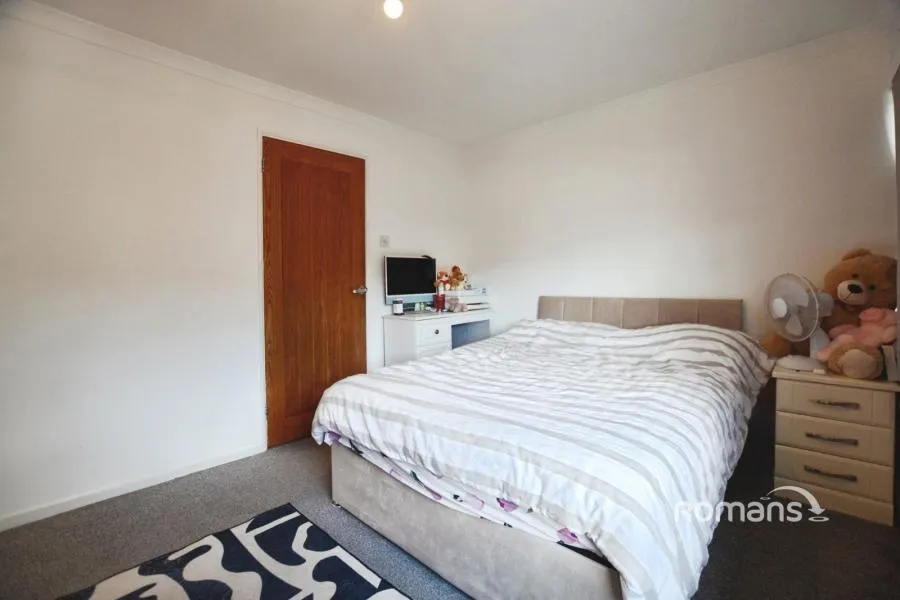 Frayslea, Uxbridge, UB8, photo 6