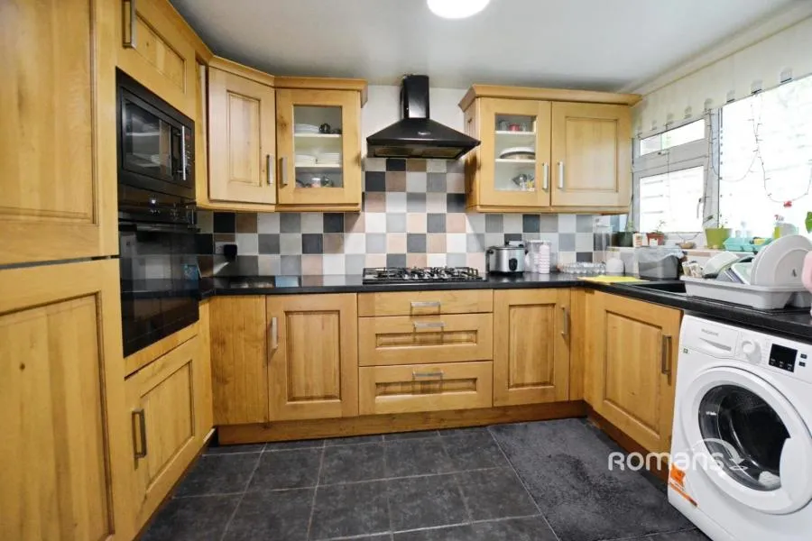 Frayslea, Uxbridge, UB8, photo 5
