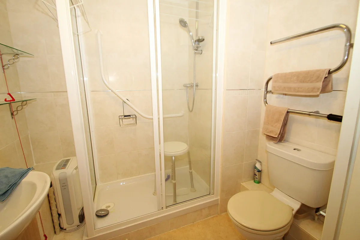 Otters Court, Witney, photo 6
