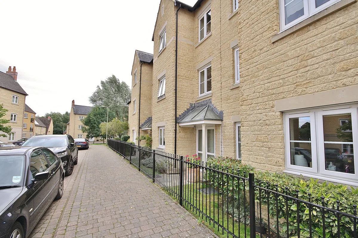 Otters Court, Witney, photo 9