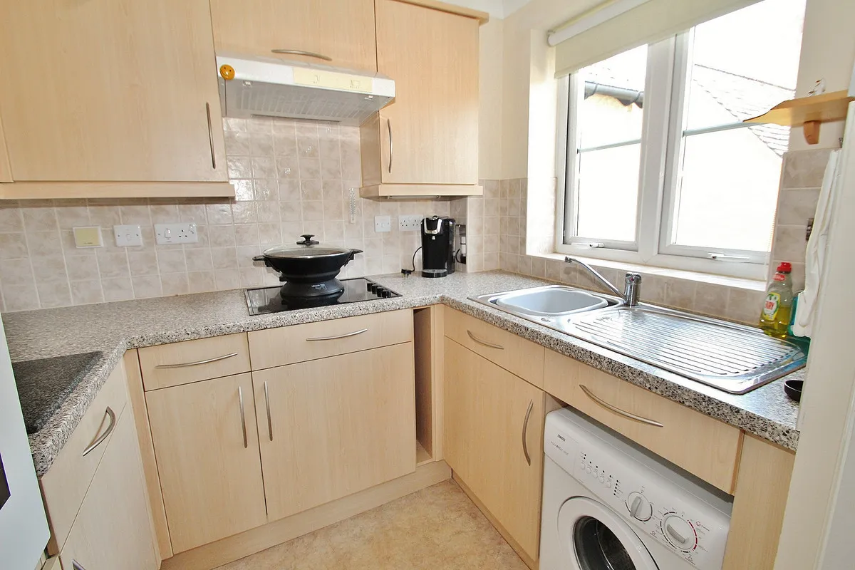Otters Court, Witney, photo 3
