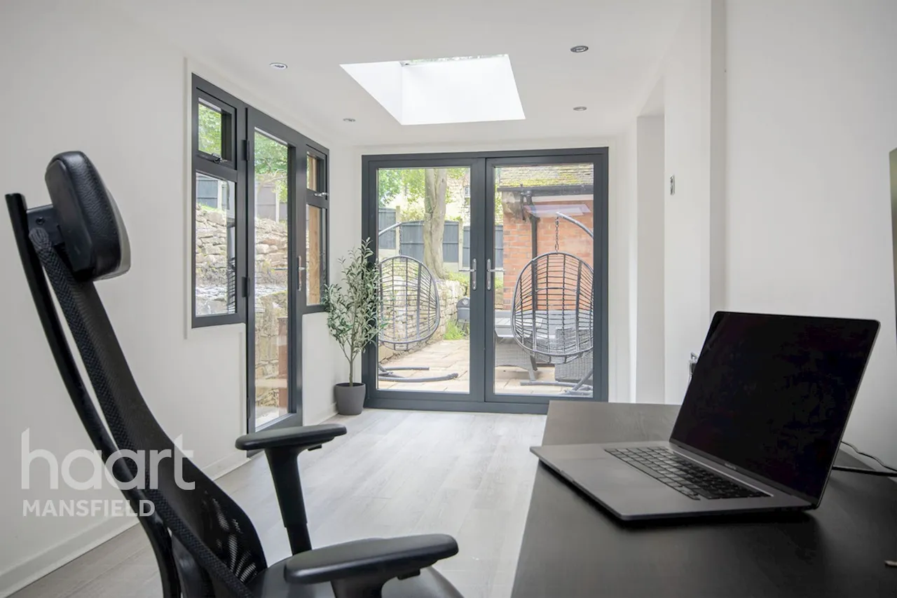 Norfolk Drive, Mansfield, NG19, photo 17