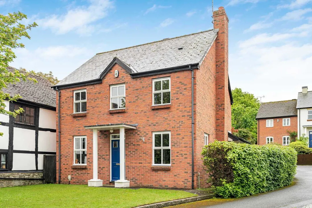 3 bed house for sale — Church Crescent, Pembridge, Leominster, Herefordshire, HR6 9HH