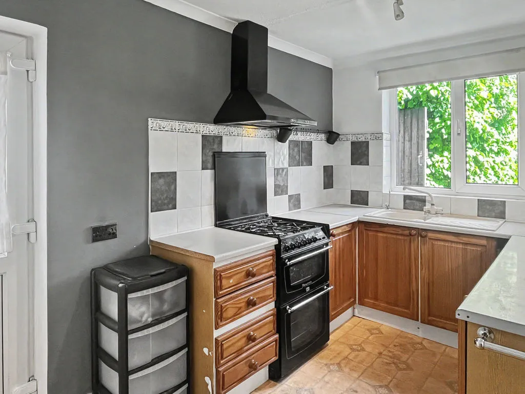 Southfield Road, Downley HP13 5JZ, photo 4