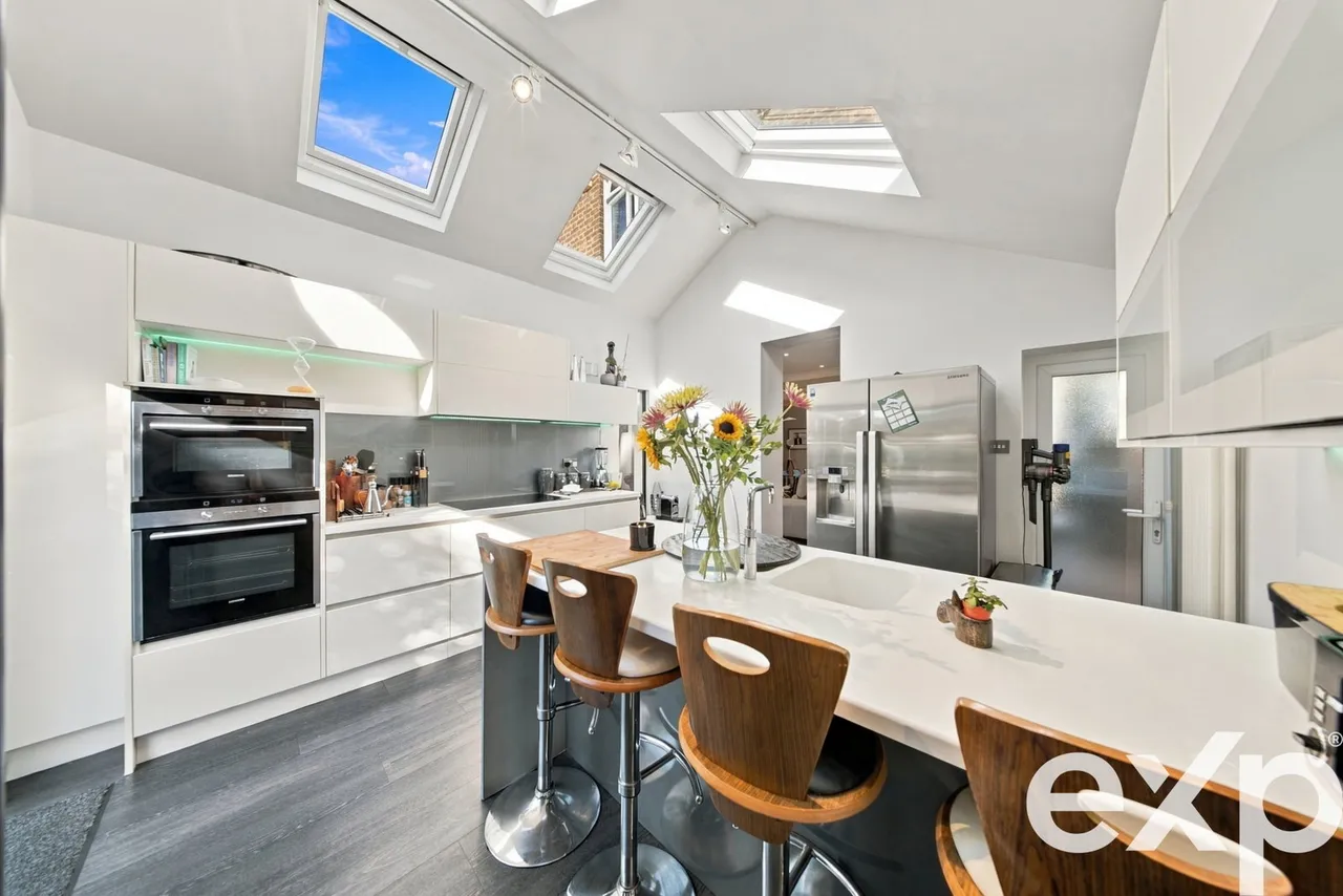 Wellington Road, Enfield, EN1, photo 11