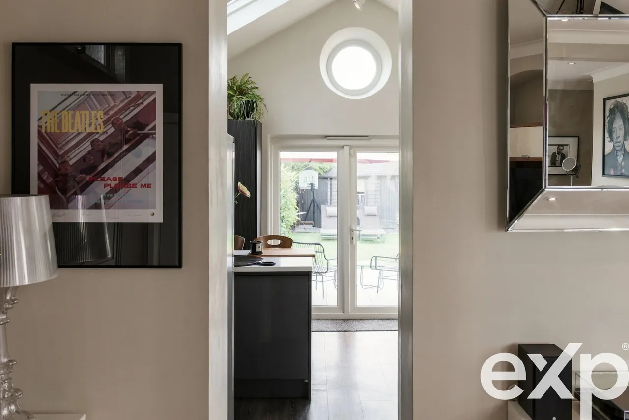 Wellington Road, Enfield, EN1, photo 13