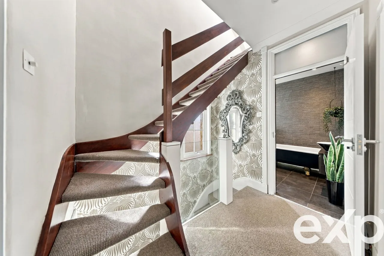 Wellington Road, Enfield, EN1, photo 22
