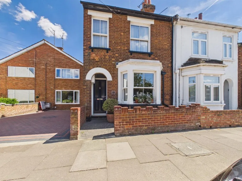 Buckingham Road, Aylesbury, photo 8