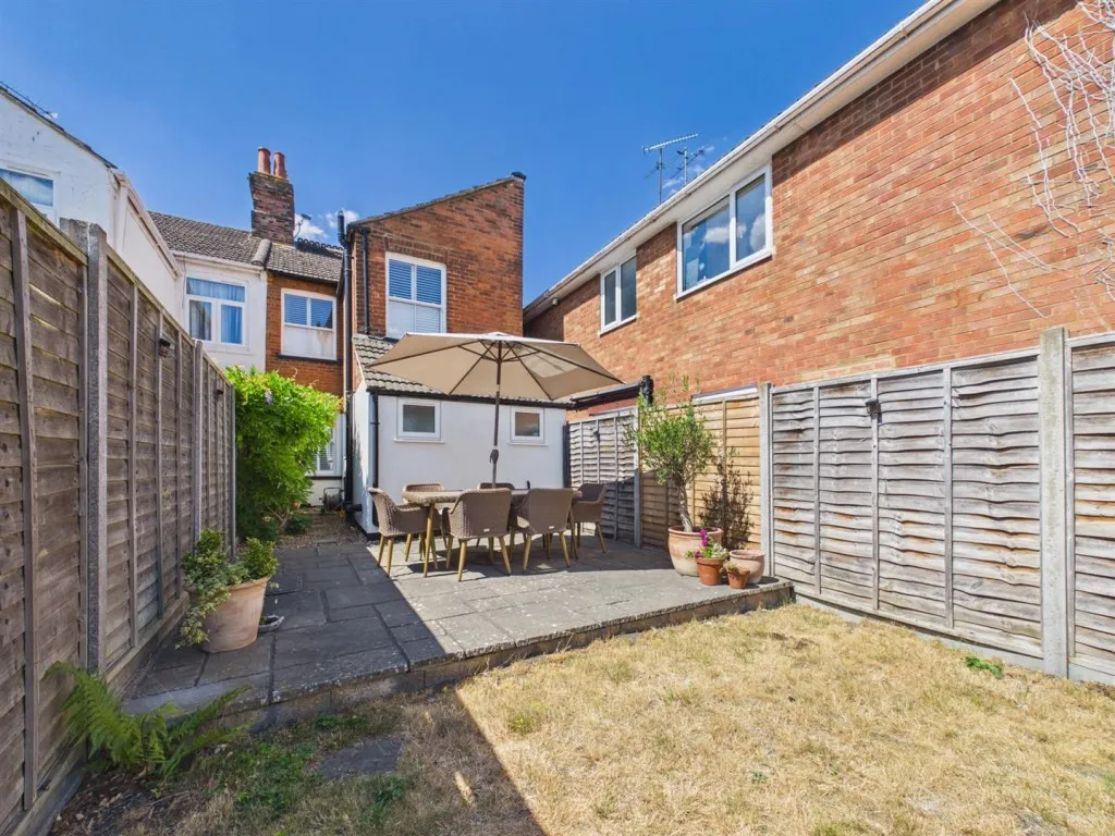 Buckingham Road, Aylesbury, photo 11