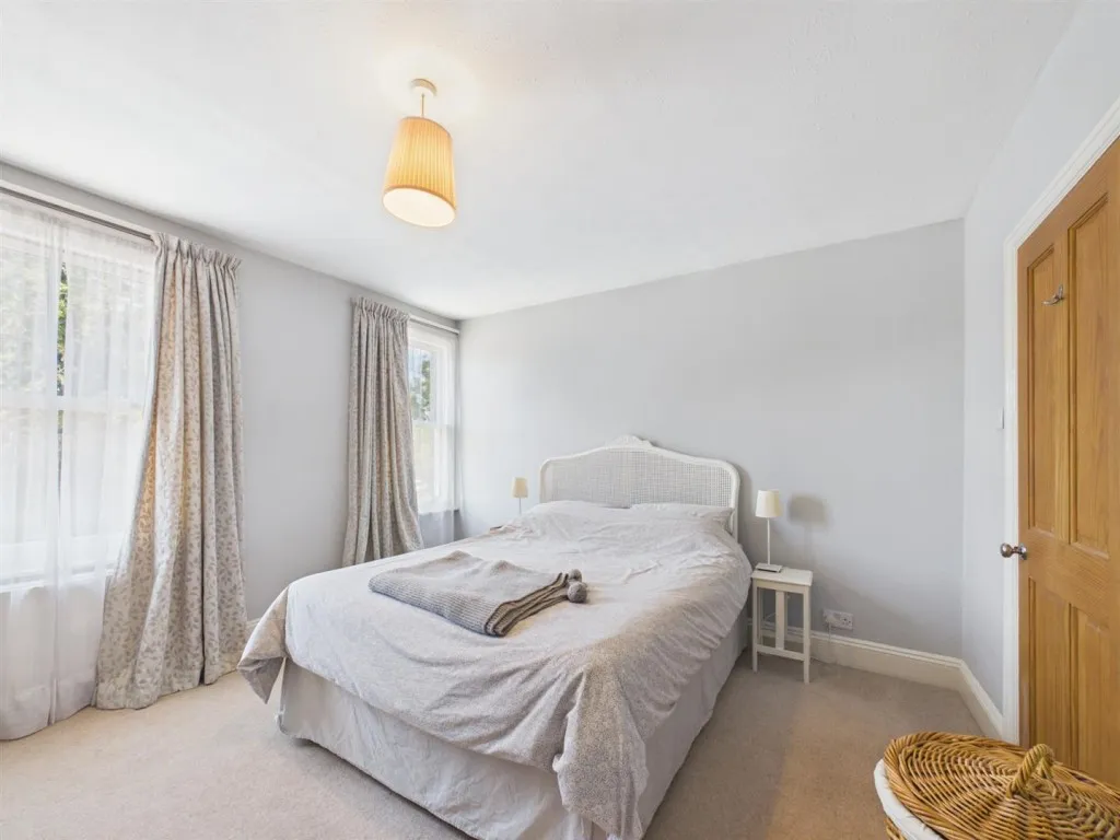 Buckingham Road, Aylesbury, photo 5