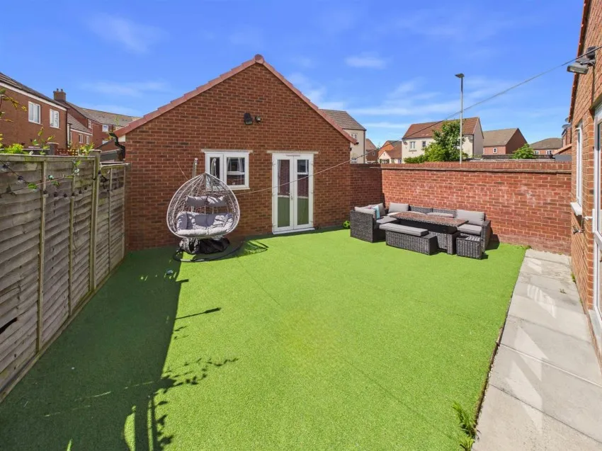 Lossiemouth Road, Kingsway, photo 4