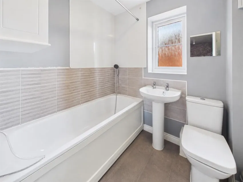 Lossiemouth Road, Kingsway, photo 16