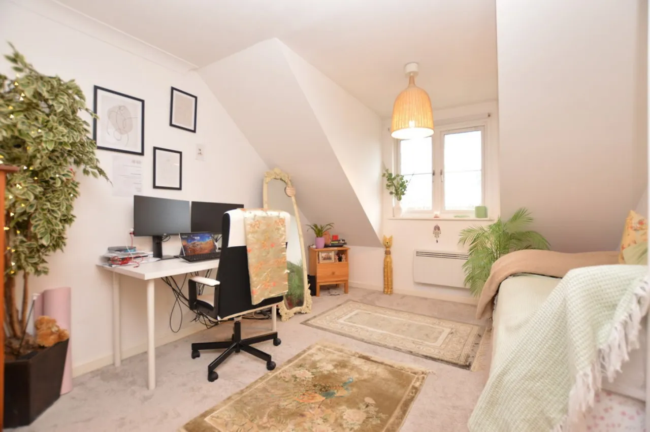 Lavender Road, Woking, Surrey, photo 10