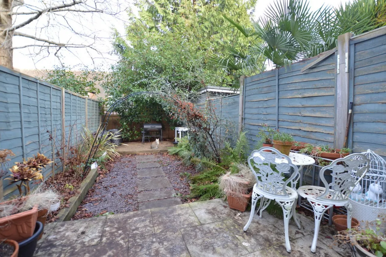Lavender Road, Woking, Surrey, photo 12