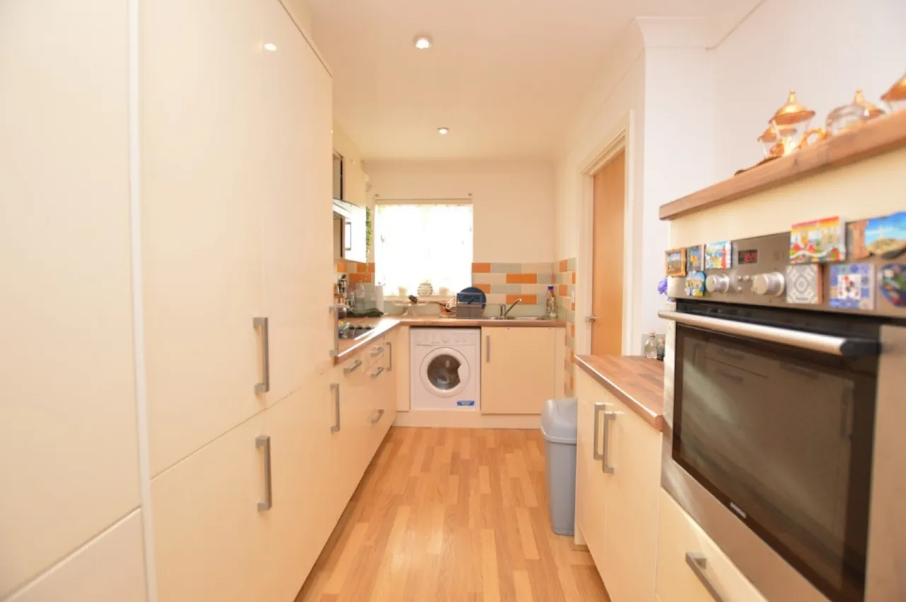 Lavender Road, Woking, Surrey, photo 5