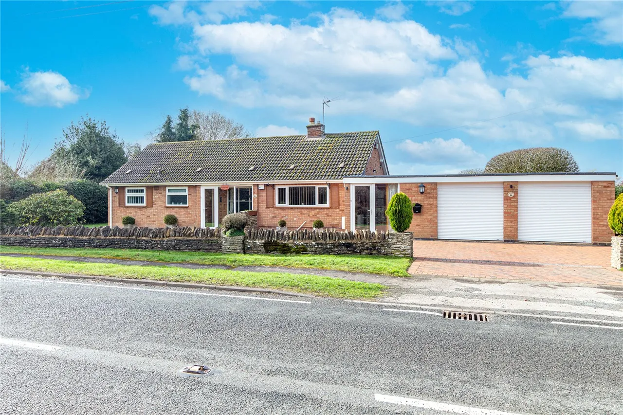 3 bed house for sale — Evesham Road, Cookhill, Alcester, Worcestershire, B49 5LQ