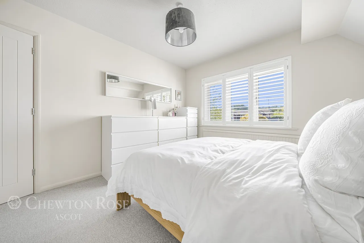 Gainsborough Drive, Ascot, photo 9