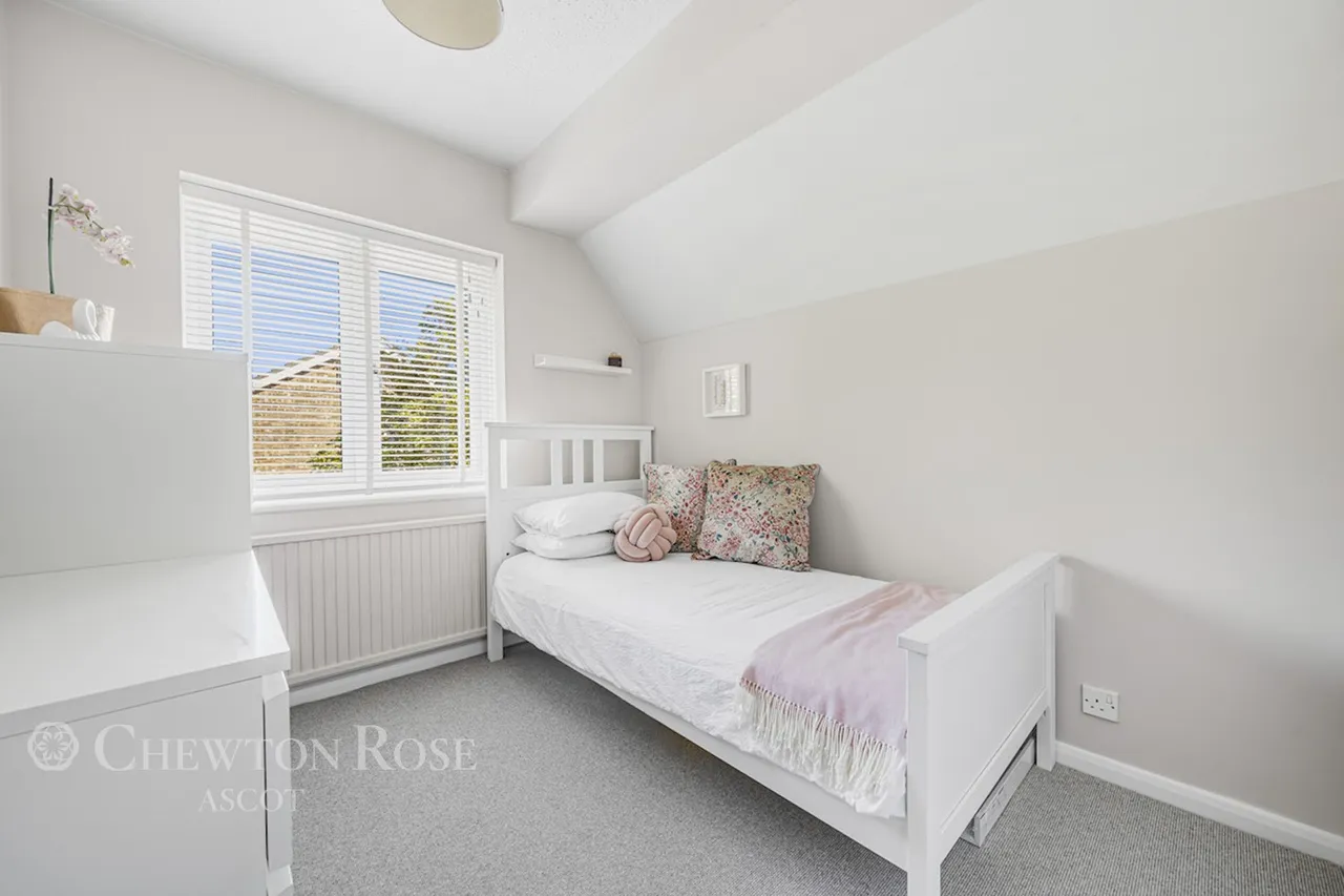 Gainsborough Drive, Ascot, photo 13
