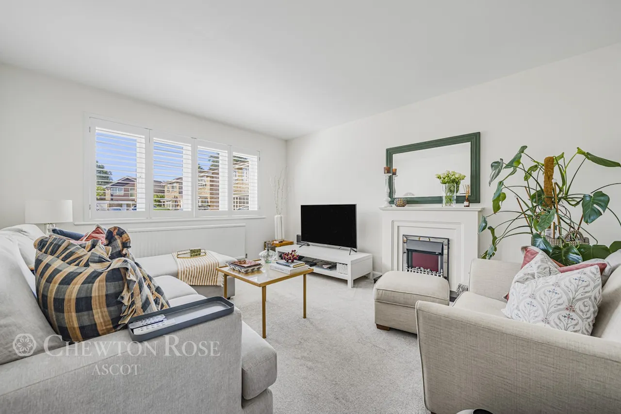 Gainsborough Drive, Ascot, photo 16
