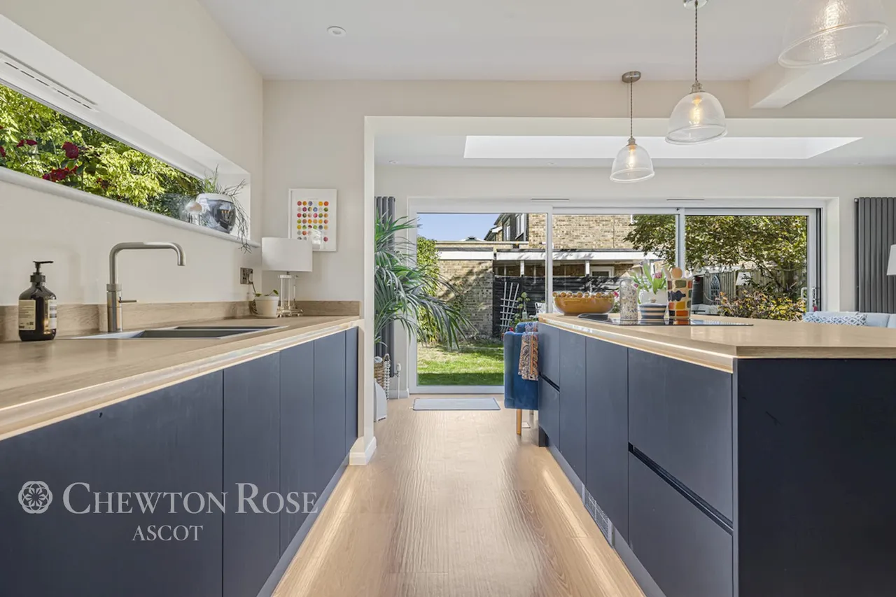 Gainsborough Drive, Ascot, photo 5