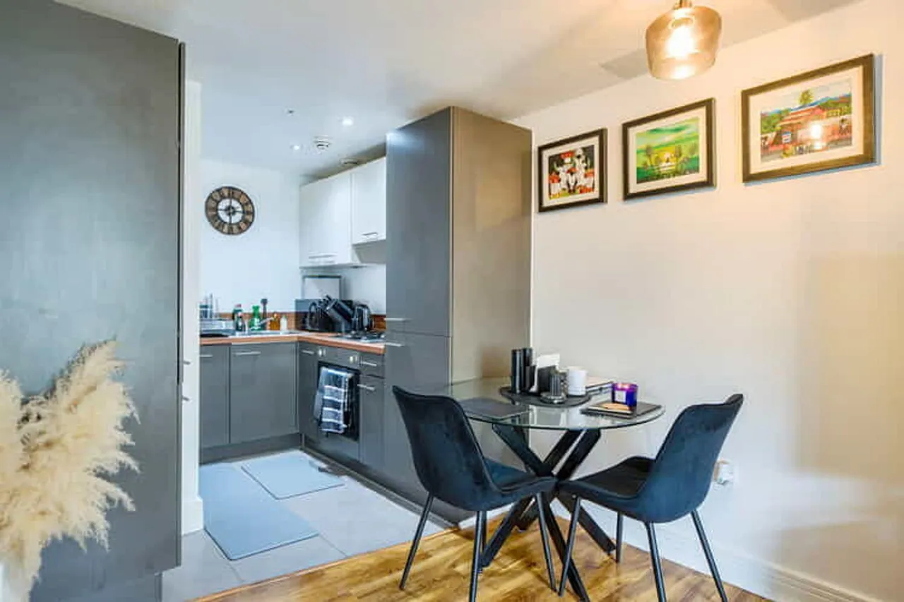 Sherbrooke Way, Drummond Court, KT4, photo 4