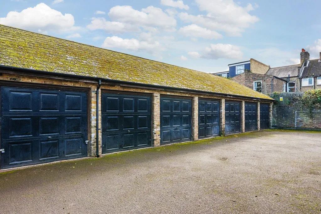 Crofton Gate Way, London, SE4, photo 2