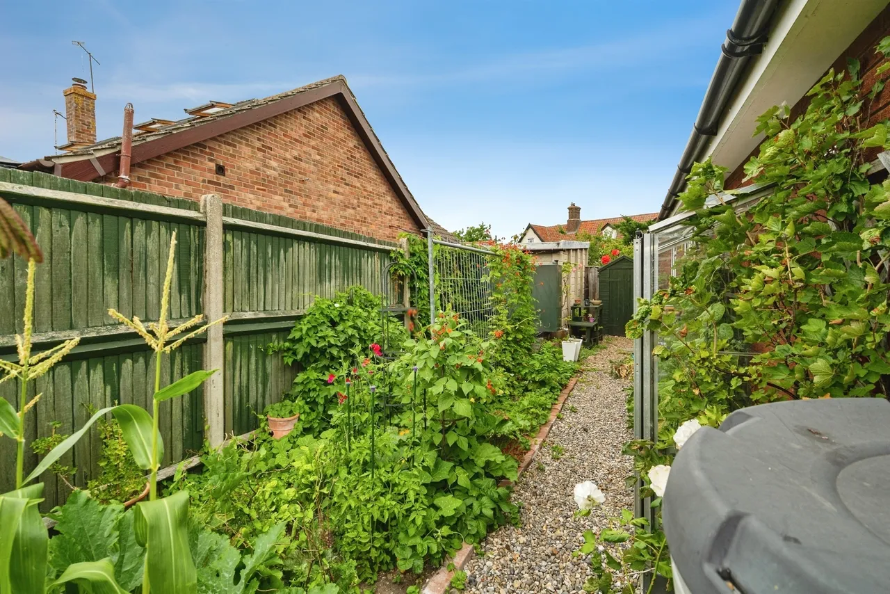 Low Road, Haddiscoe, NR14, photo 18
