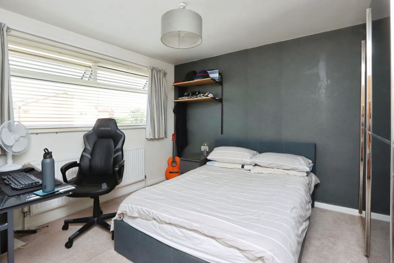 Buckingham Close, Dronfield, photo 7