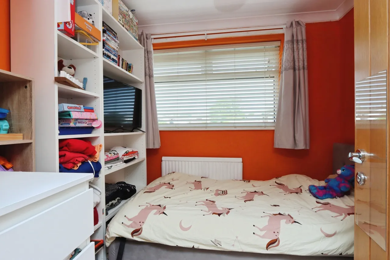 Buckingham Close, Dronfield, photo 12