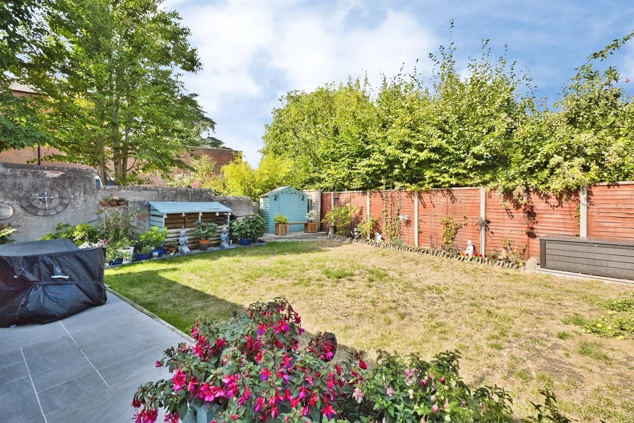 Warminster Road, Westbury, photo 10