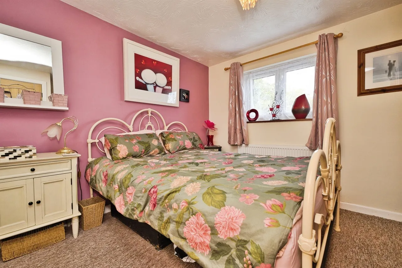 Warminster Road, Westbury, photo 9