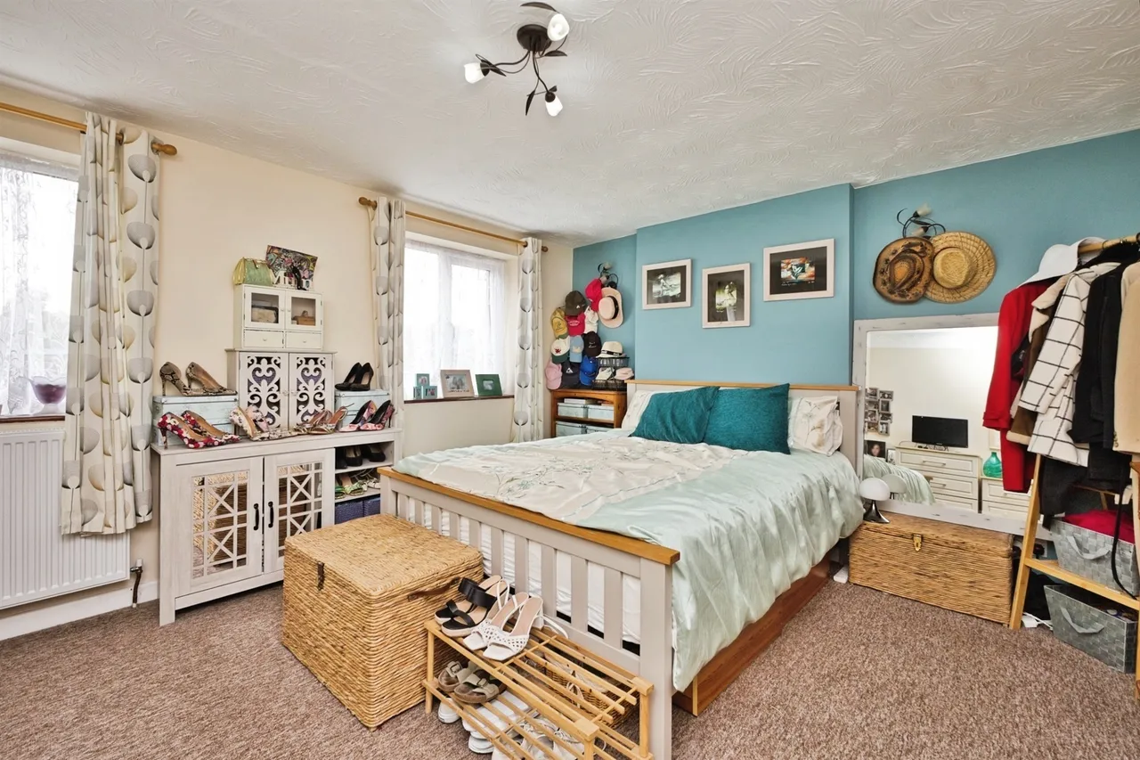 Warminster Road, Westbury, photo 8