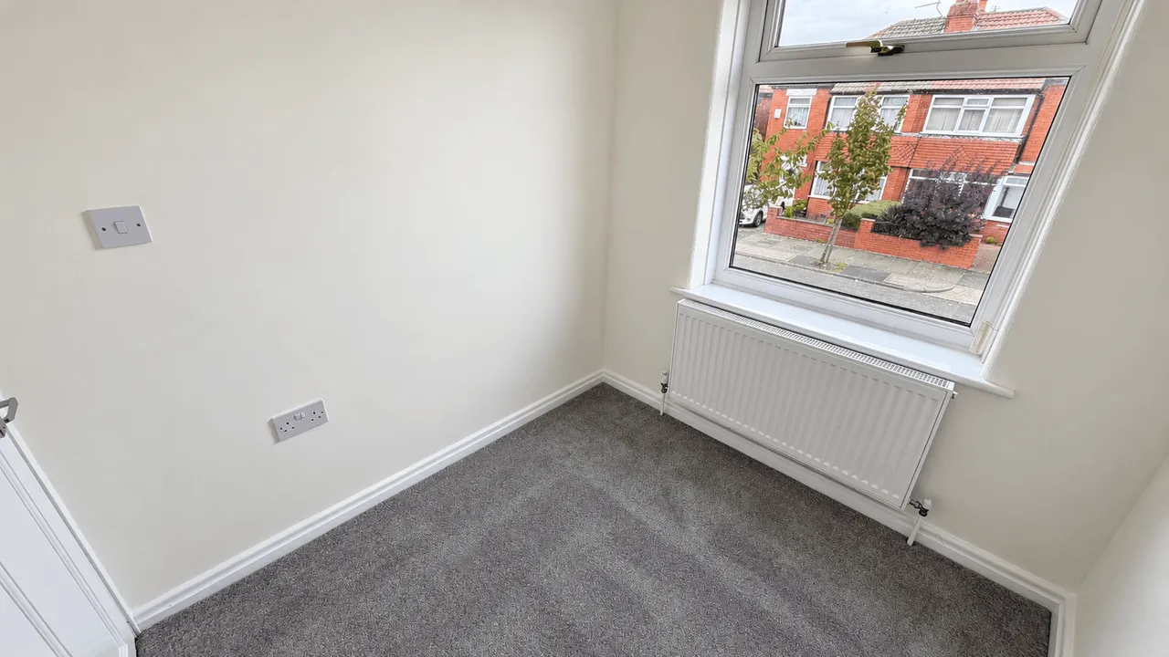 Ilkley Crescent, Stockport, SK5, photo 24