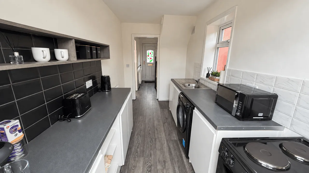 Ilkley Crescent, Stockport, SK5, photo 5