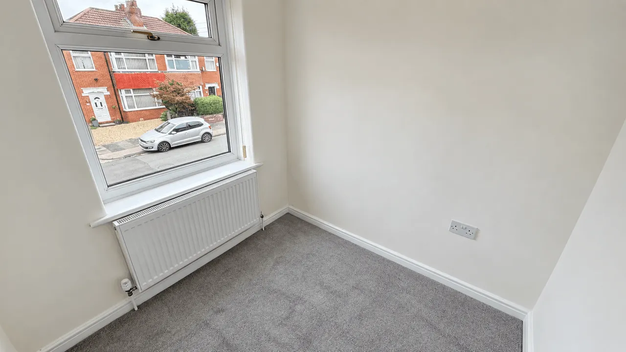 Ilkley Crescent, Stockport, SK5, photo 21