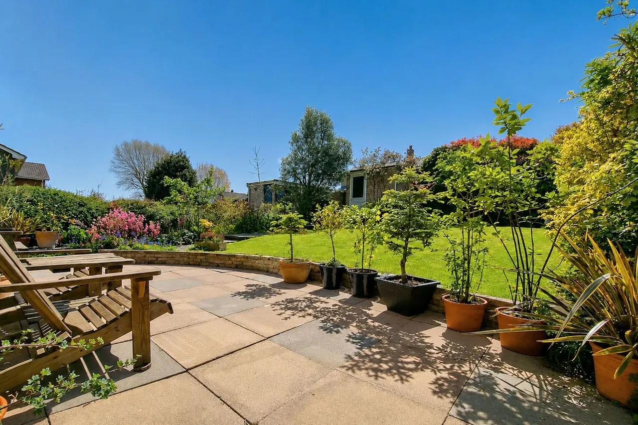 Charles Close, Thornbury, photo 4