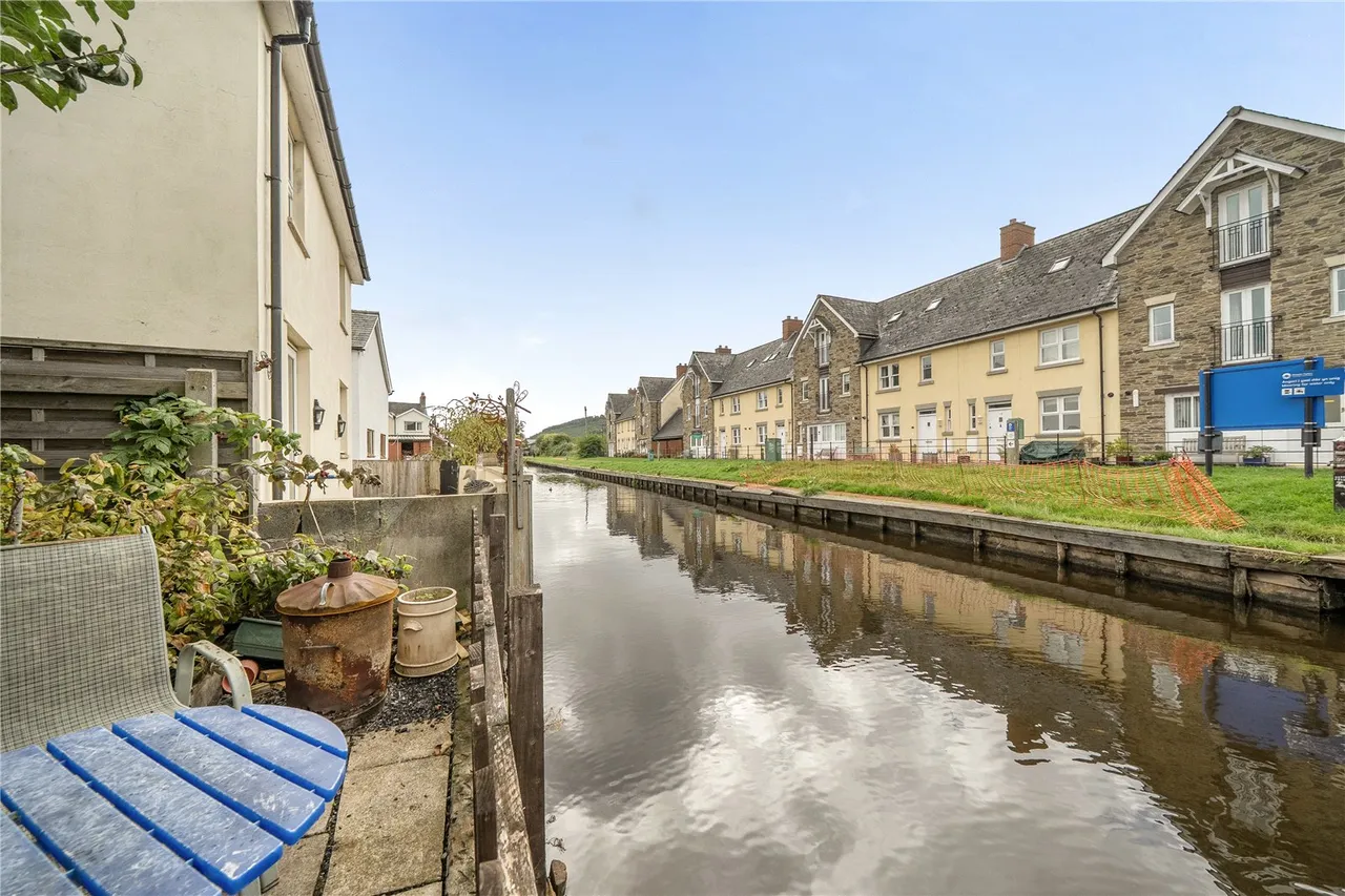 Ashbrook Terrace, Brecon, LD3, photo 24