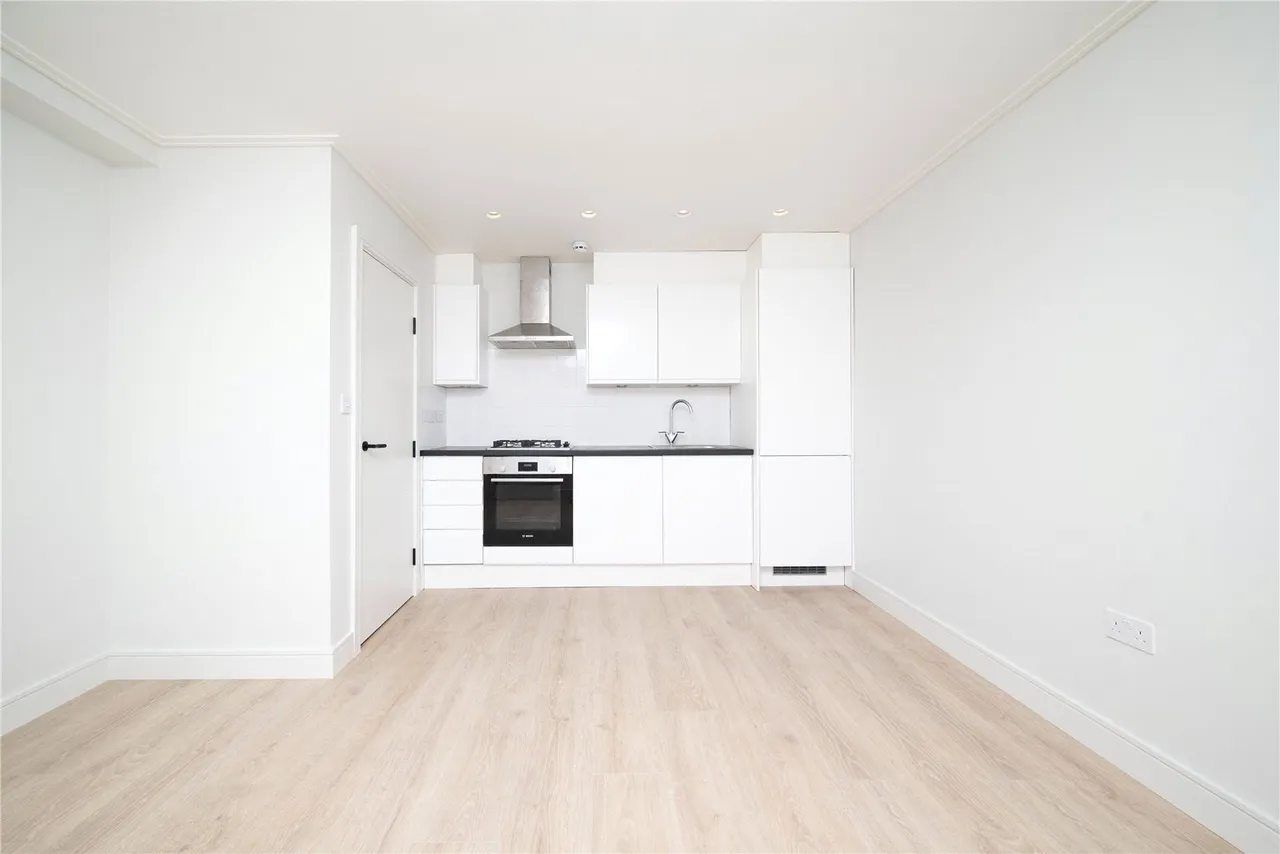 Homerton High Street, London, E9, photo 2