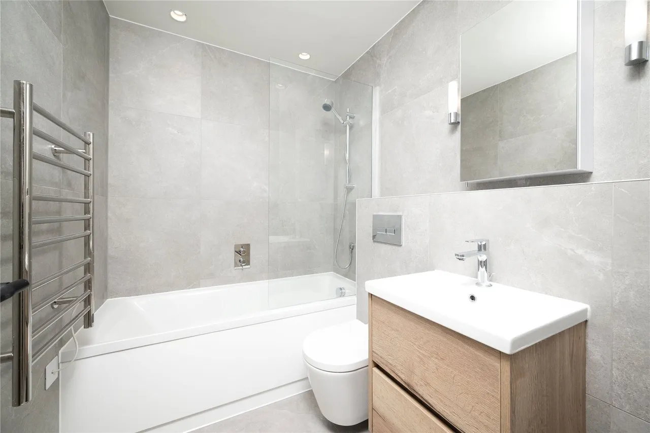 Homerton High Street, London, E9, photo 5