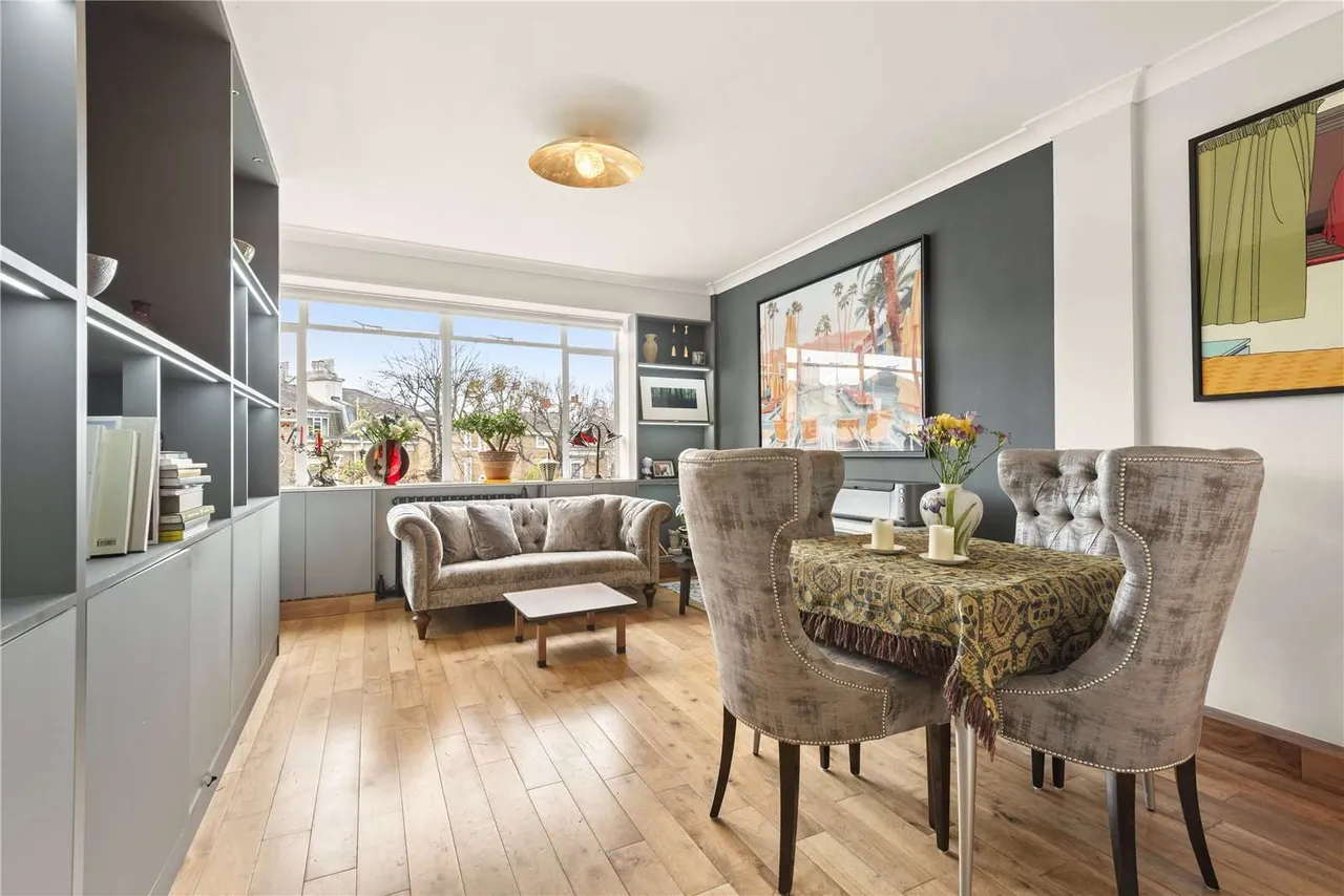 2 bed flat for sale, Ladbroke Grove, London, W11