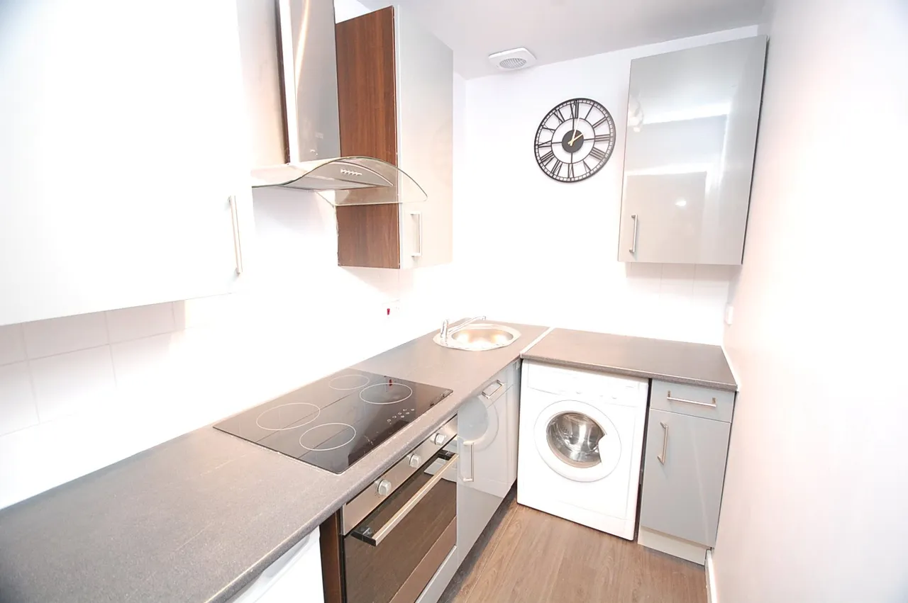 Union Grove, West End, AB10, photo 6