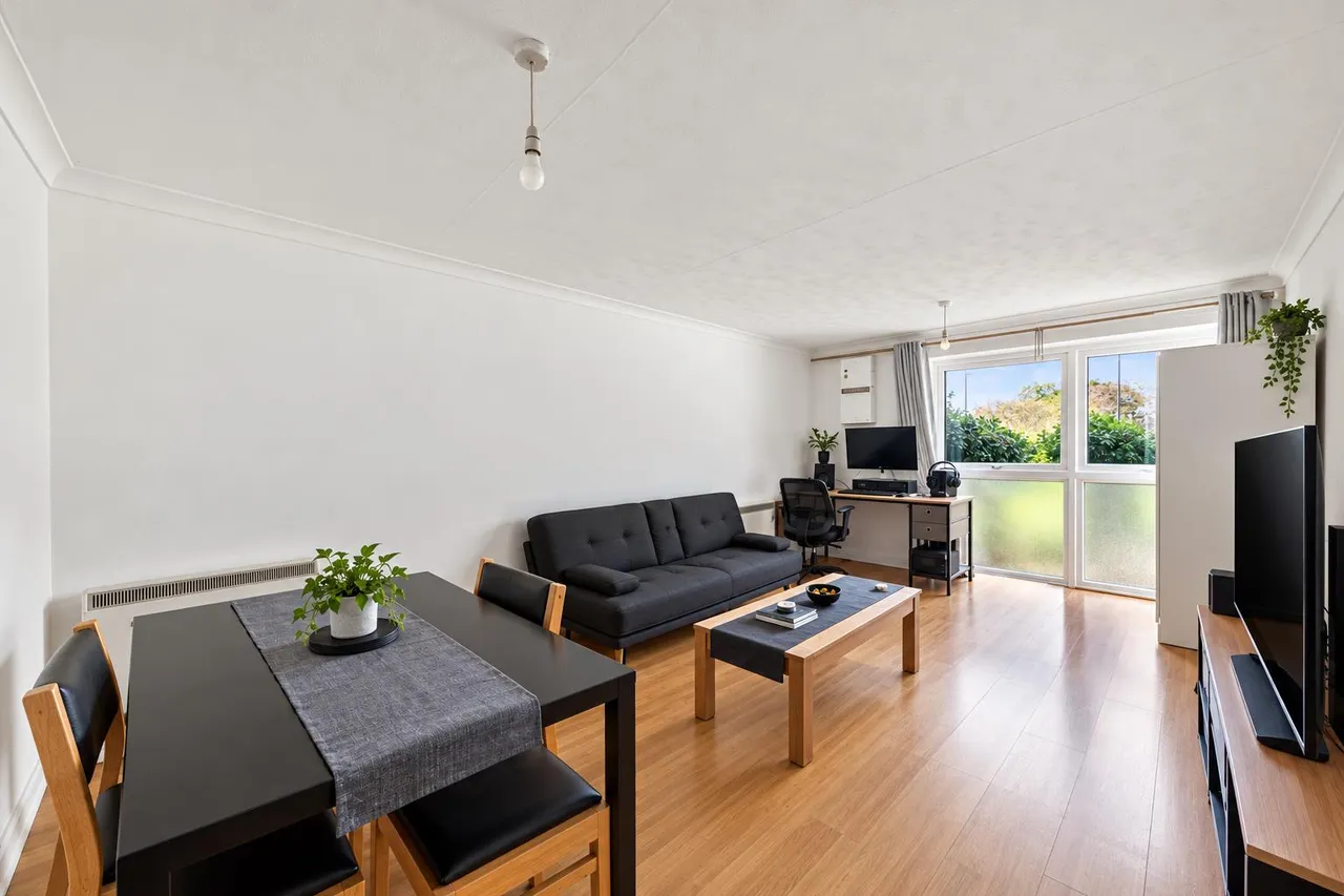 Harris Close, Heston, photo 4