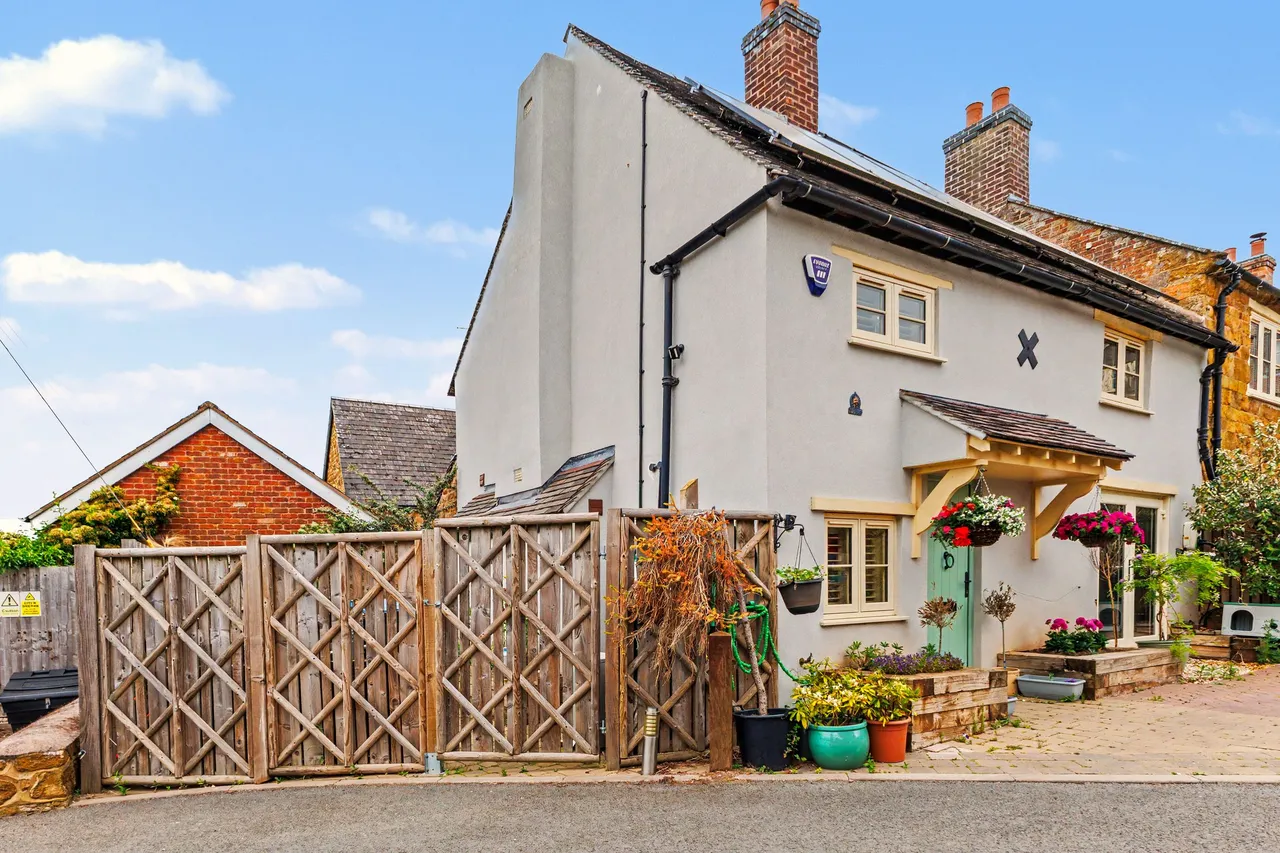 2 bed house for sale — Willow Gardens, Northend