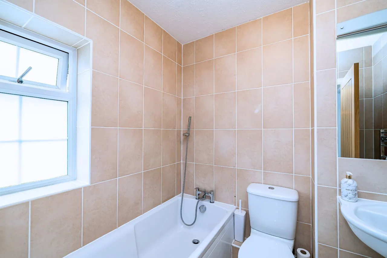 Webster Road, The Furlongs, HP21, photo 25