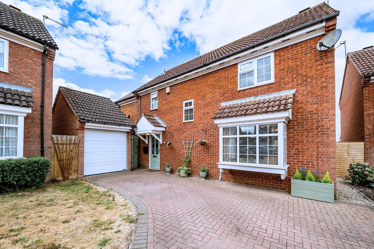 Webster Road, The Furlongs, HP21, photo 32