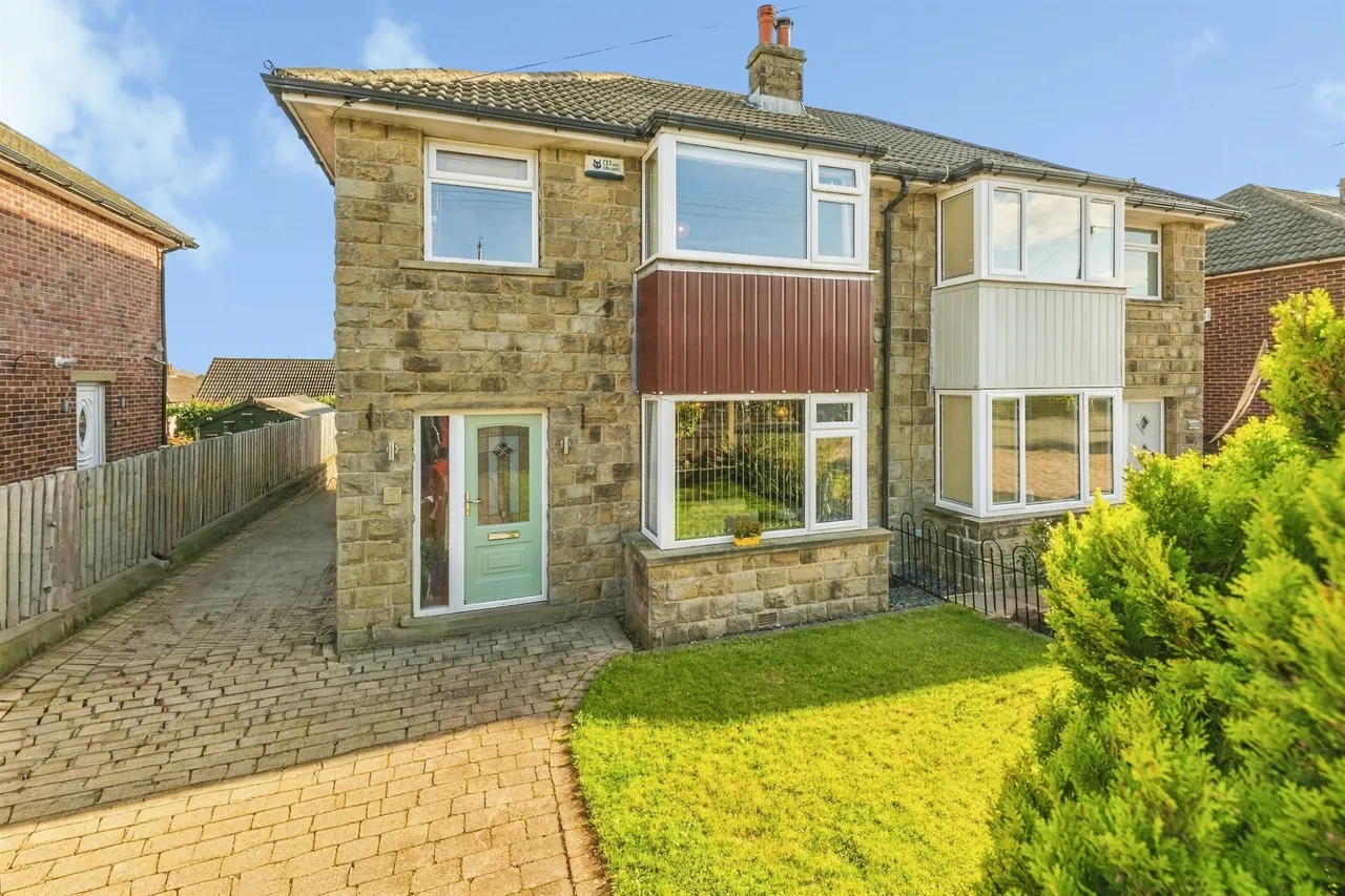 3 bed house for sale, Derwent Road, Honley, HD9