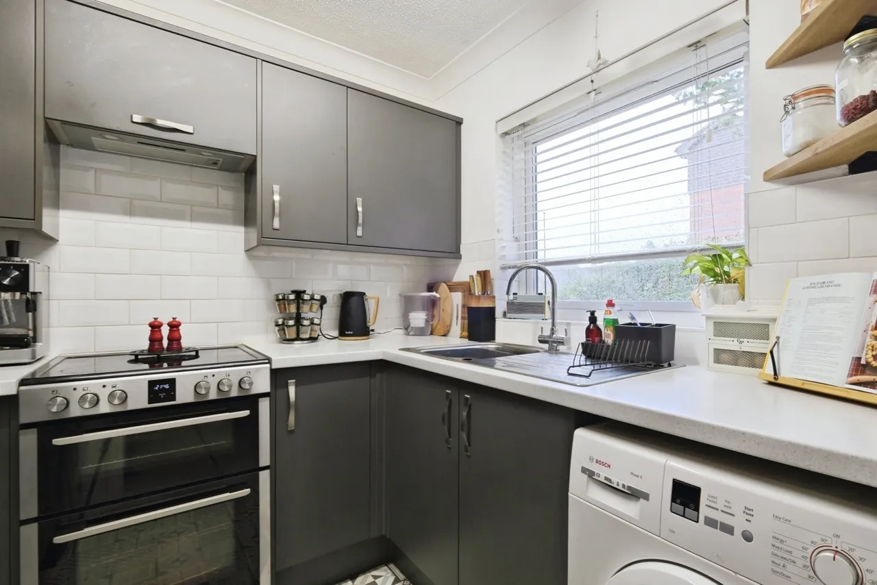 Pennywell Gardens, New Milton, BH25, photo 9