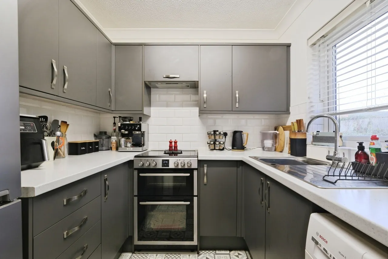 Pennywell Gardens, New Milton, BH25, photo 4